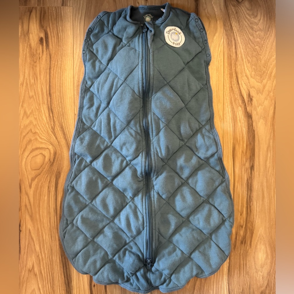 Dreamland Baby Ocean Blue Quilted Sleep Swaddle size 0-6 months, Like New
